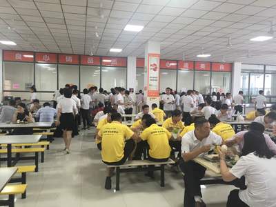 學生食堂困境與優化路徑 承包管理策略分析